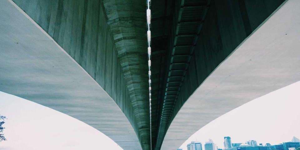 390p