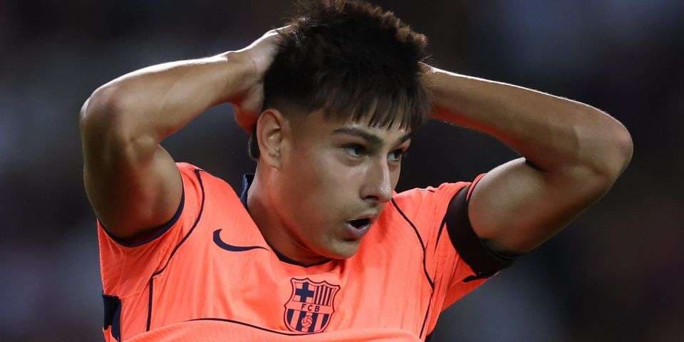 749