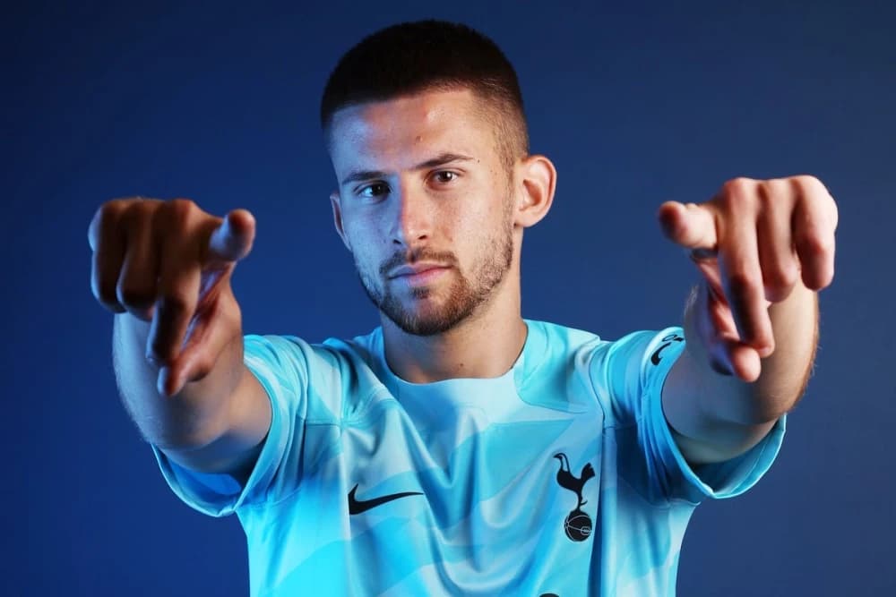 Guglielmo Vicario: Football's Rising Goalkeeper Star