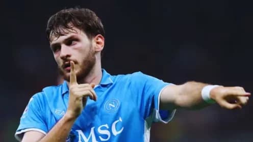 Kvaratskhelia's Contract Standoff Sparks Interest from Europe