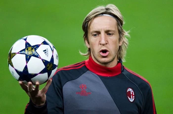 Massimo Ambrosini: AC Milan's Resilient Midfield Maestro