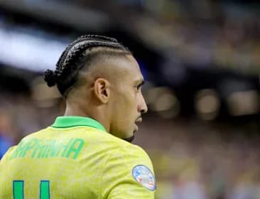 "Raphinha's Remarkable Rise: From Rumors to No. 10 Star"