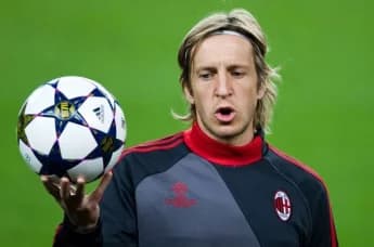 Massimo Ambrosini: AC Milan's Resilient Midfield Maestro