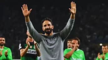 "Manchester United Welcomes Amorim’s Five Coaching Staff"